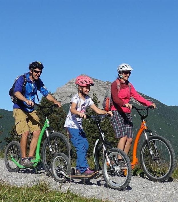 Downhill with the mountain scooter